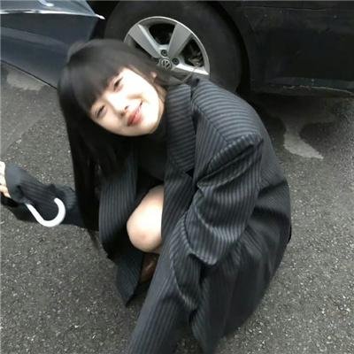 裸女游城